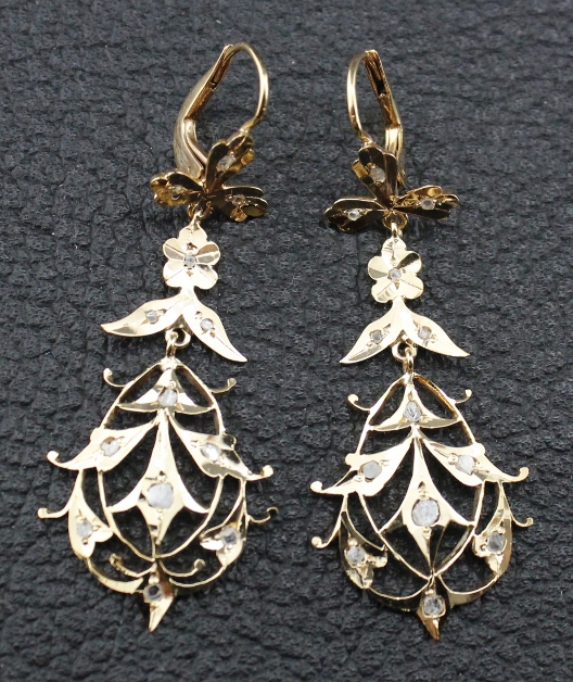 (image for) A 18K ANTIQUE DESIGN INTAN DANGLING EARSTUD